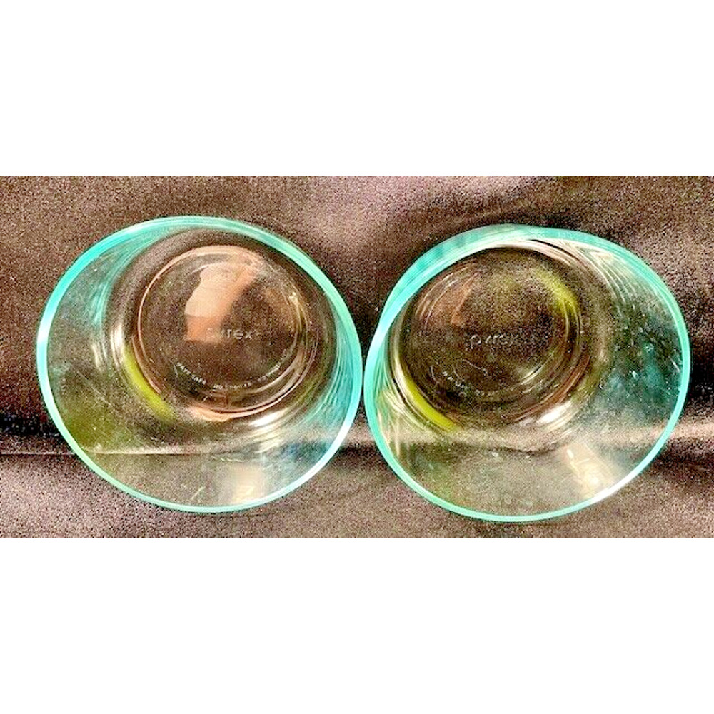 Vintage PYREX #7201 Mixing Bowls - Lot of 2 - Picture 3 of 4